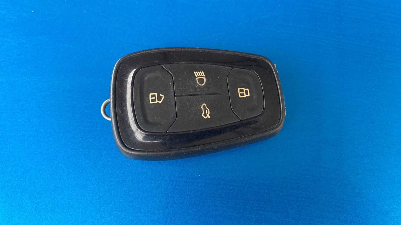 2019 Tata NEXON XZ PLUS PETROL, Petrol, Manual, 1,03,383 km, Key Close Up