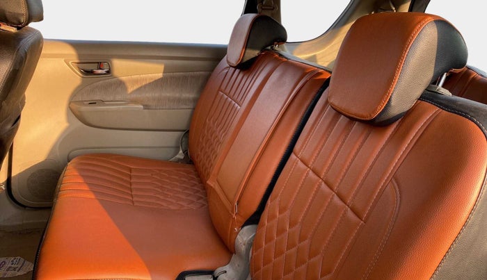 2015 Maruti Ertiga ZDI, Diesel, Manual, 95,465 km, Right Side Rear Door Cabin