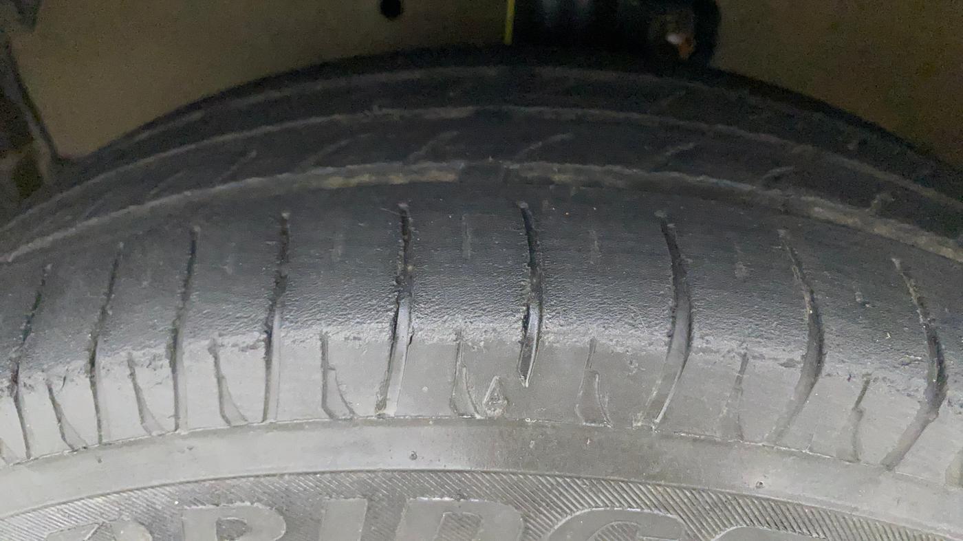 2017 Maruti Celerio ZXI AMT (O), Petrol, Automatic, 85,695 km, Left Front Tyre Tread