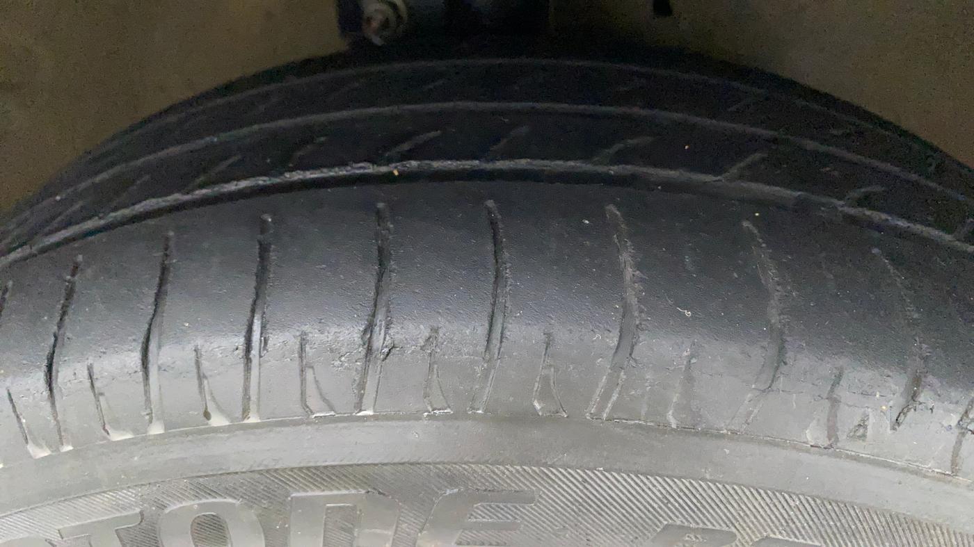 2017 Maruti Celerio ZXI AMT (O), Petrol, Automatic, 85,695 km, Right Front Tyre Tread