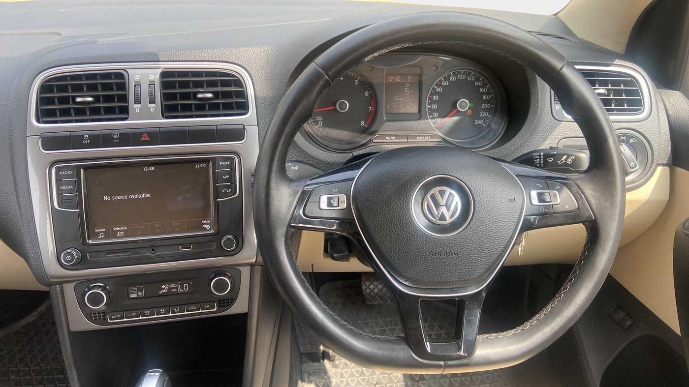2019 Volkswagen Vento HIGHLINE PLUS 1.2 AT 16 ALLOY, Petrol, Automatic, 24,645 km, Steering Wheel Close Up
