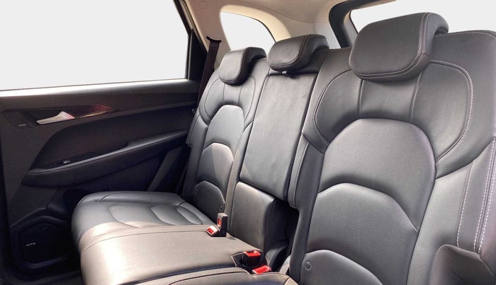 2019 MG HECTOR SHARP 1.5 DCT PETROL, Petrol, Automatic, 38,147 km, Right Side Rear Door Cabin