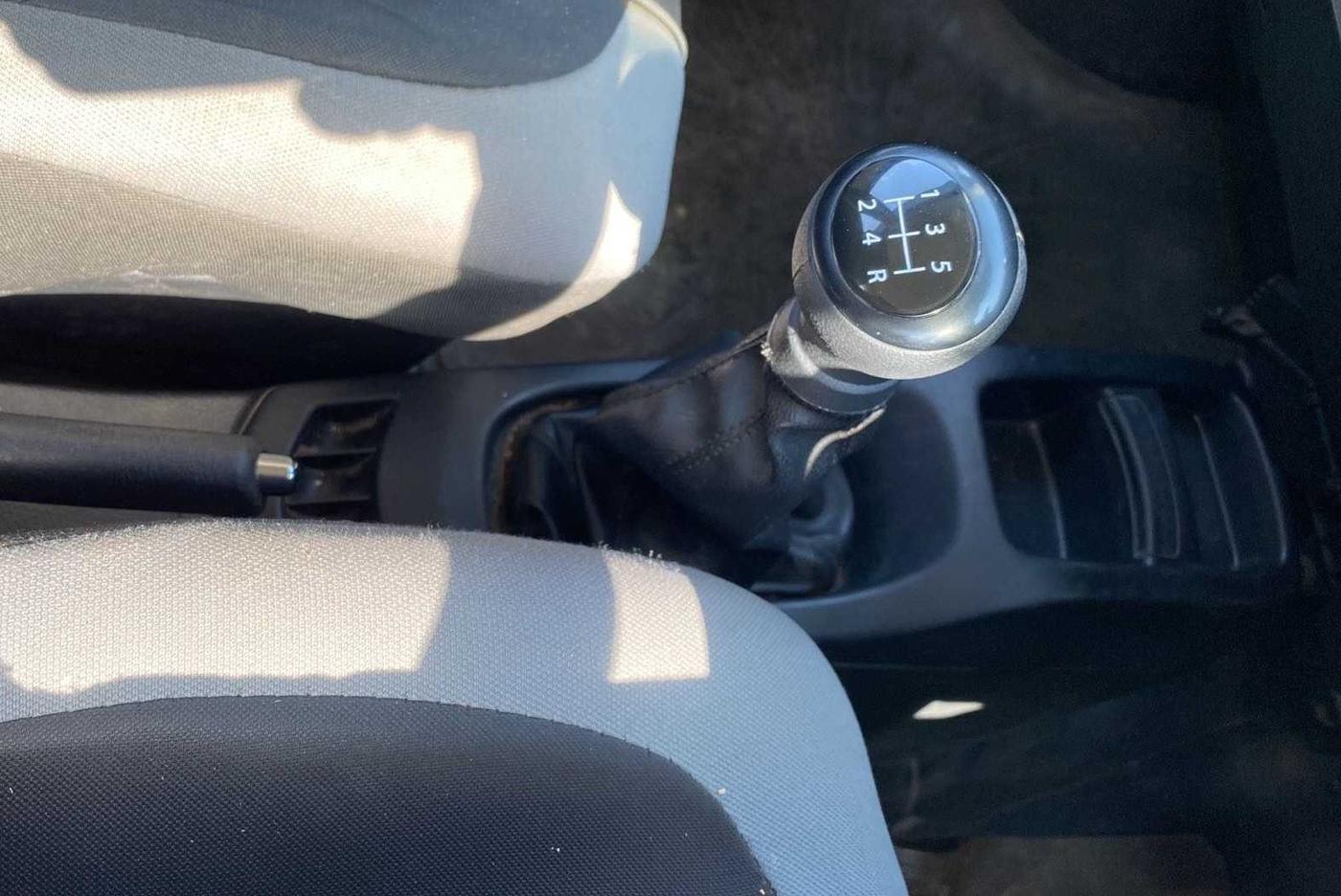 2016 Maruti Wagon R 1.0 VXI, Petrol, Manual, 55,033 km, Gear Lever