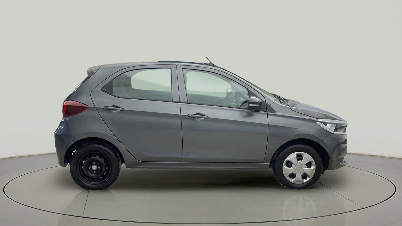 2022 Tata Tiago XT PETROL, Petrol, Manual, 13,733 km, Right Side View