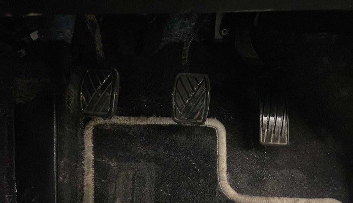 2020 Maruti Vitara Brezza LXI, Petrol, Manual, 35,437 km, Pedals