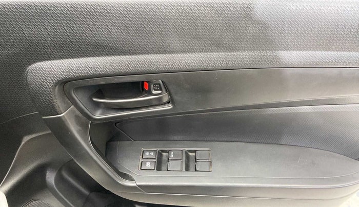 2020 Maruti Vitara Brezza LXI, Petrol, Manual, 35,437 km, Driver Side Door Panels Control