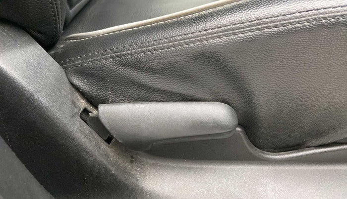 2020 Maruti Vitara Brezza LXI, Petrol, Manual, 35,437 km, Driver Side Adjustment Panel