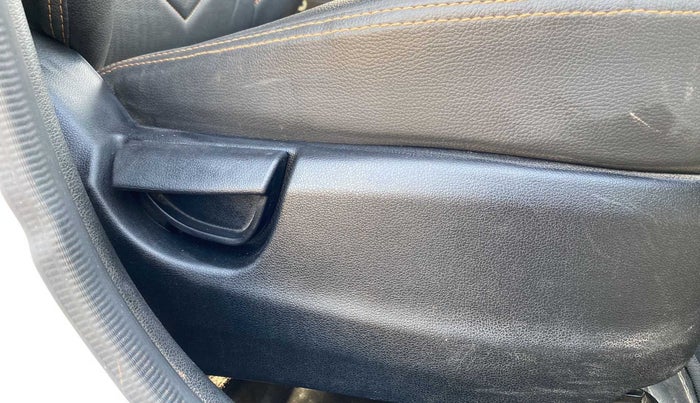 2019 Hyundai NEW SANTRO SPORTZ MT, Petrol, Manual, 40,091 km, Driver Side Adjustment Panel