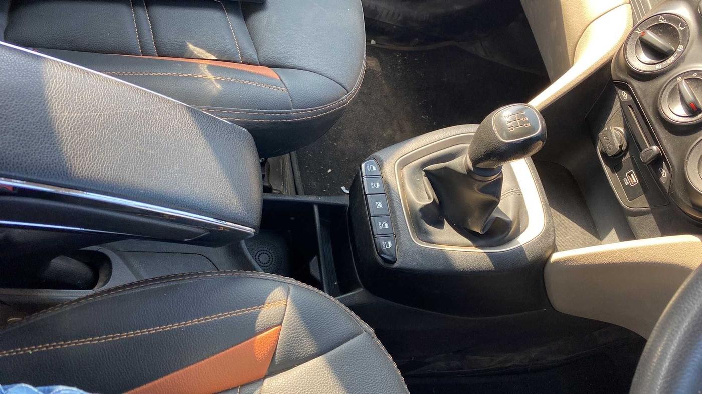 2019 Hyundai NEW SANTRO SPORTZ MT, Petrol, Manual, 40,091 km, Gear Lever