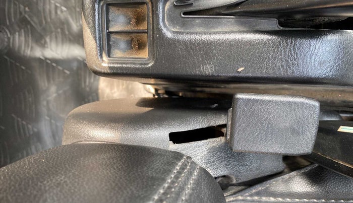 2022 Maruti Eeco 5 STR AC CNG (O), CNG, Manual, 31,899 km, Driver Side Adjustment Panel