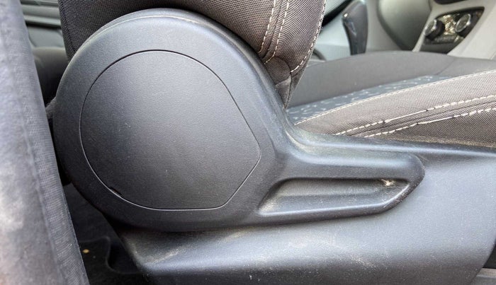 2020 Tata Tiago XZA PLUS PETROL, Petrol, Automatic, 58,904 km, Driver Side Adjustment Panel