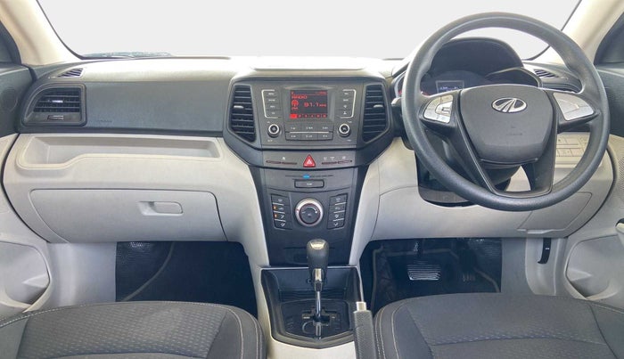2022 Mahindra XUV300 W6 1.2 PETROL AMT, Petrol, Automatic, 24,615 km, Dashboard
