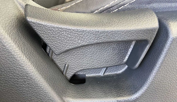 2022 Mahindra XUV300 W6 1.2 PETROL AMT, Petrol, Automatic, 24,615 km, Driver Side Adjustment Panel