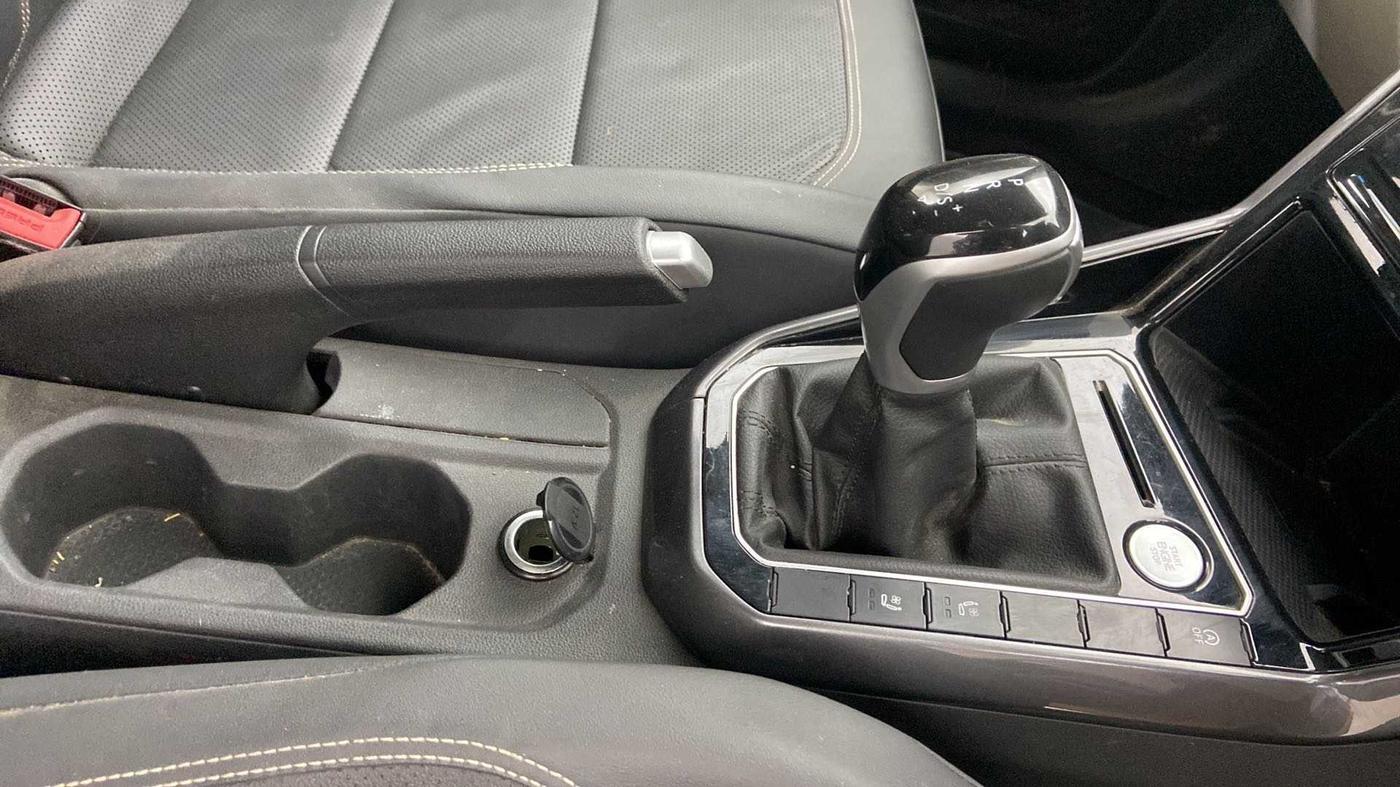 2022 Volkswagen VIRTUS GT PLUS TSI 1.5 EVO DSG, Petrol, Automatic, 19,507 km, Gear Lever