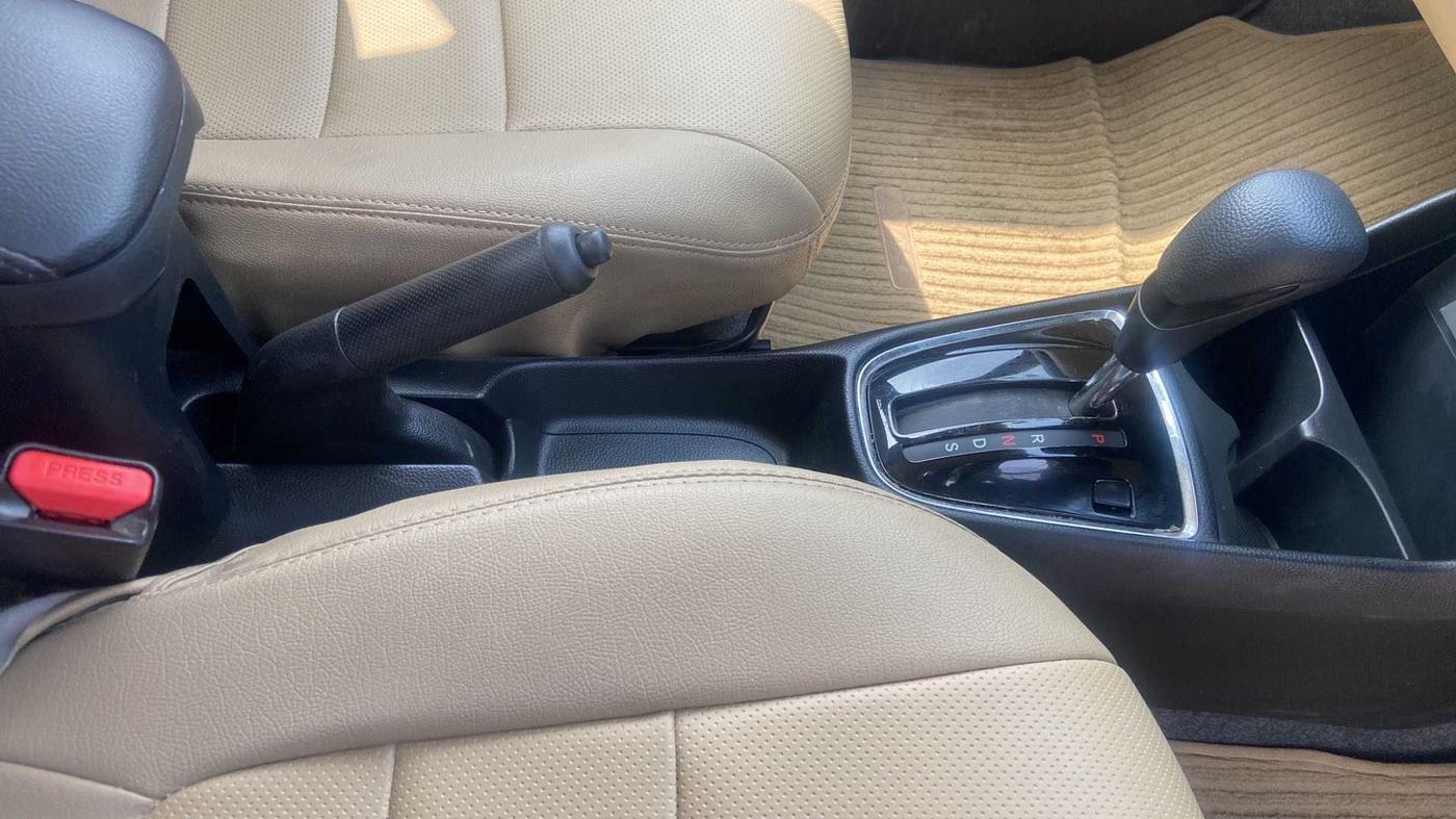 2018 Honda Amaze 1.2L I-VTEC V CVT, Petrol, Automatic, 15,748 km, Gear Lever