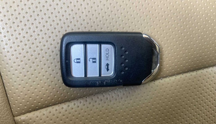 2018 Honda Amaze 1.2L I-VTEC V CVT, Petrol, Automatic, 15,748 km, Key Close Up