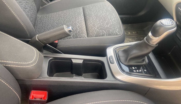 2022 Tata ALTROZ XZA, Petrol, Automatic, 6,131 km, Gear Lever