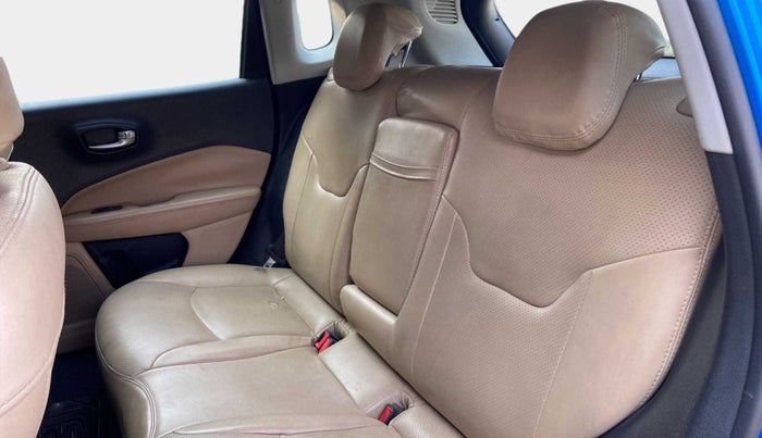 2017 Jeep Compass LONGITUDE 2.0 DIESEL, Diesel, Manual, 75,814 km, Right Side Rear Door Cabin