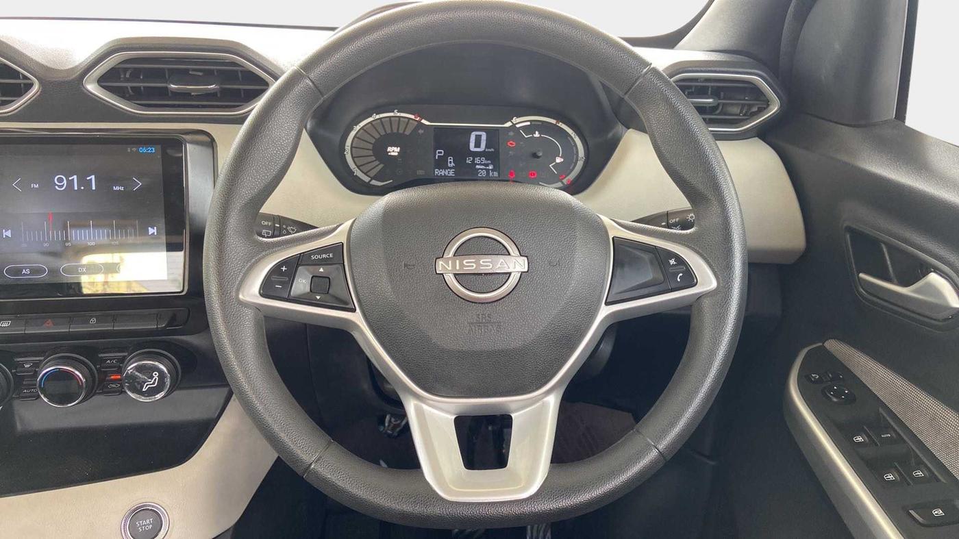 2022 Nissan MAGNITE XL TURBO CVT, Petrol, Automatic, 12,205 km, Steering Wheel Close Up