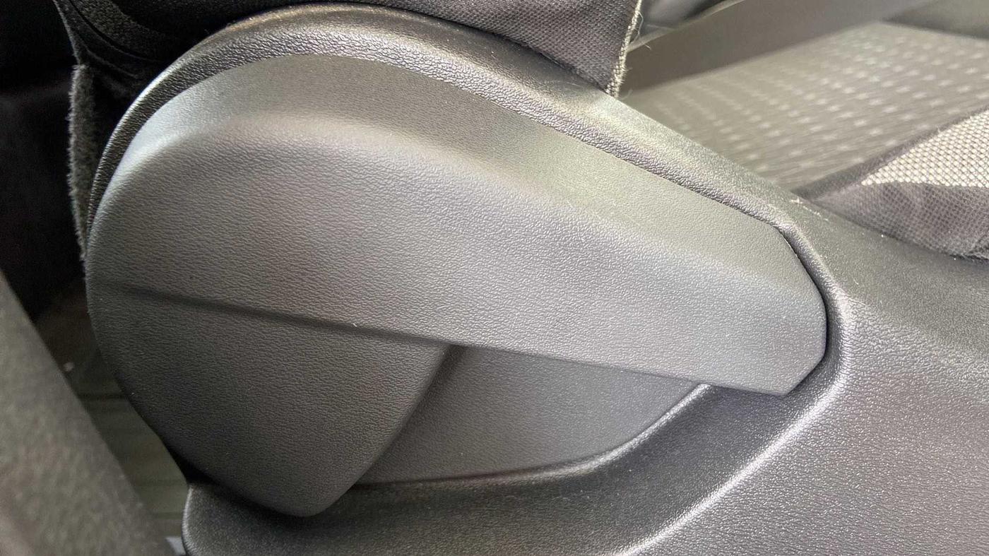 2022 Nissan MAGNITE XL TURBO CVT, Petrol, Automatic, 12,205 km, Driver Side Adjustment Panel
