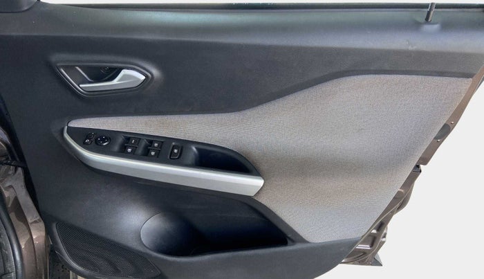 2022 Nissan MAGNITE XL TURBO CVT, Petrol, Automatic, 12,205 km, Driver Side Door Panels Control