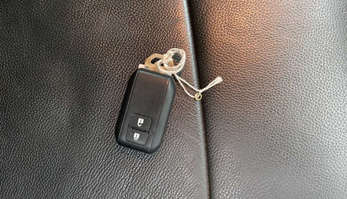 2019 Maruti XL6 ALPHA AT, Petrol, Automatic, 19,696 km, Key Close Up
