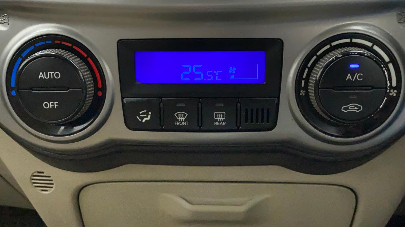 2014 Hyundai i20 SPORTZ 1.4 CRDI, Diesel, Manual, 1,24,528 km, Automatic Climate Control