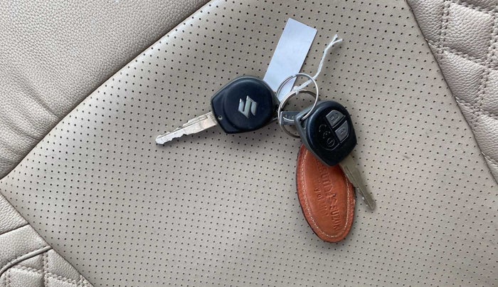 2017 Maruti Dzire VXI, Petrol, Manual, 53,531 km, Key Close Up