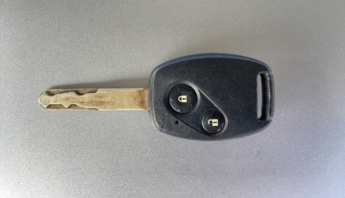 2013 Honda Brio V MT, Petrol, Manual, 1,12,738 km, Key Close Up