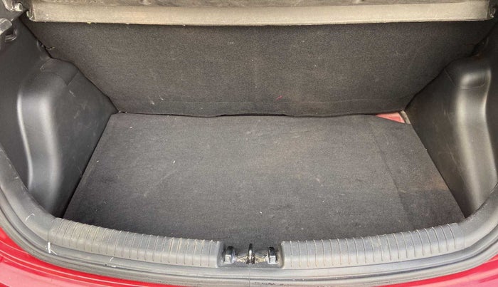 2017 Hyundai Grand i10 SPORTZ 1.2 KAPPA VTVT, Petrol, Manual, 50,391 km, Boot Inside