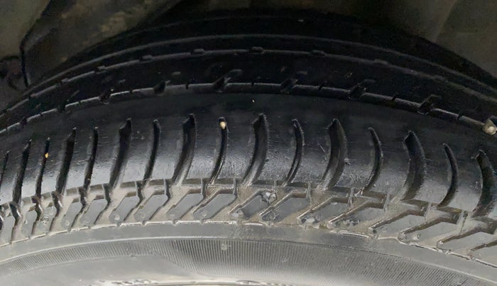 2014 Honda Brio VX MT, Petrol, Manual, 65,647 km, Left Rear Tyre Tread