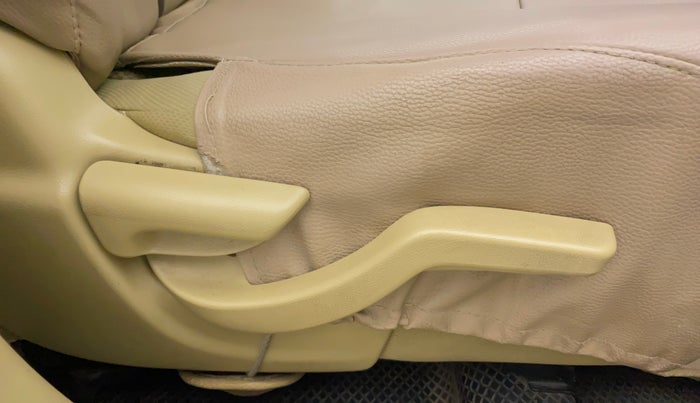 2014 Honda Brio VX MT, Petrol, Manual, 65,647 km, Driver Side Adjustment Panel