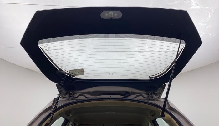 2014 Honda Brio VX MT, Petrol, Manual, 65,647 km, Boot Door Open