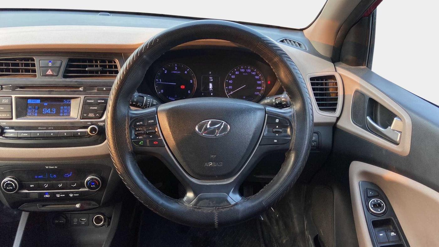 2015 Hyundai Elite i20 ASTA 1.4 CRDI (O), Diesel, Manual, 87,621 km, Steering Wheel Close Up