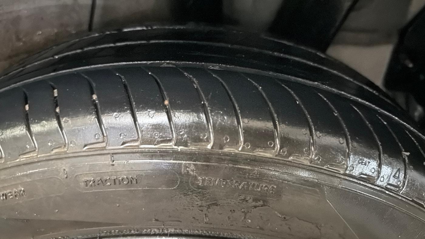 2025 Hyundai EXTER SX(O) CONNECT 1.2 AMT, Petrol, Automatic, 14,053 km, Left Rear Tyre Tread