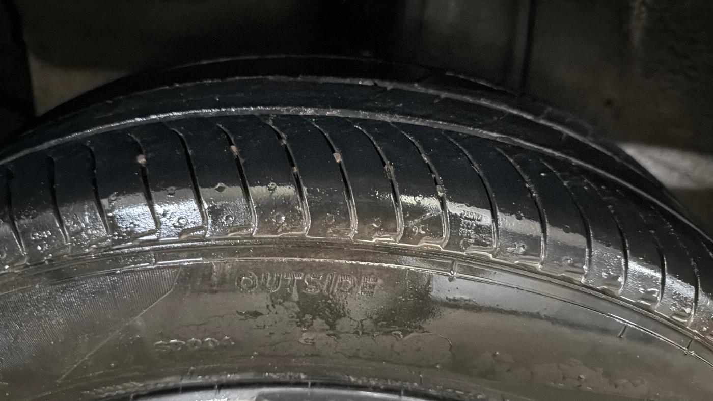 2025 Hyundai EXTER SX(O) CONNECT 1.2 AMT, Petrol, Automatic, 14,053 km, Right Rear Tyre Tread