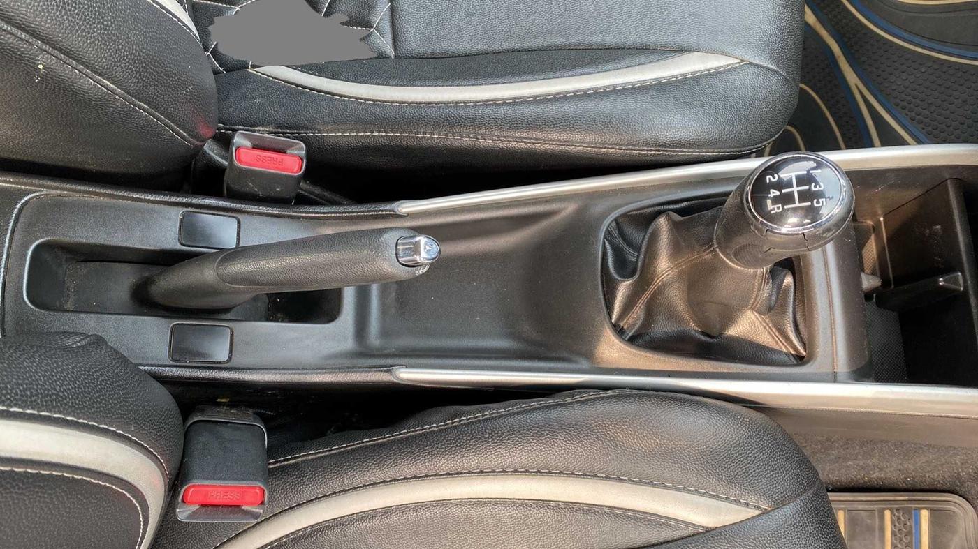 2017 Maruti Baleno DELTA PETROL 1.2, Petrol, Manual, 67,857 km, Gear Lever
