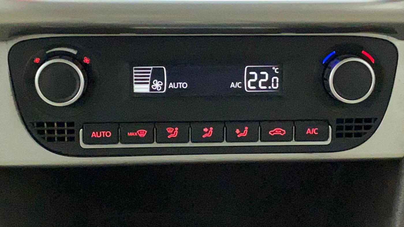 2015 Volkswagen Vento HIGHLINE 1.5 AT, Diesel, Automatic, 1,05,420 km, Automatic Climate Control