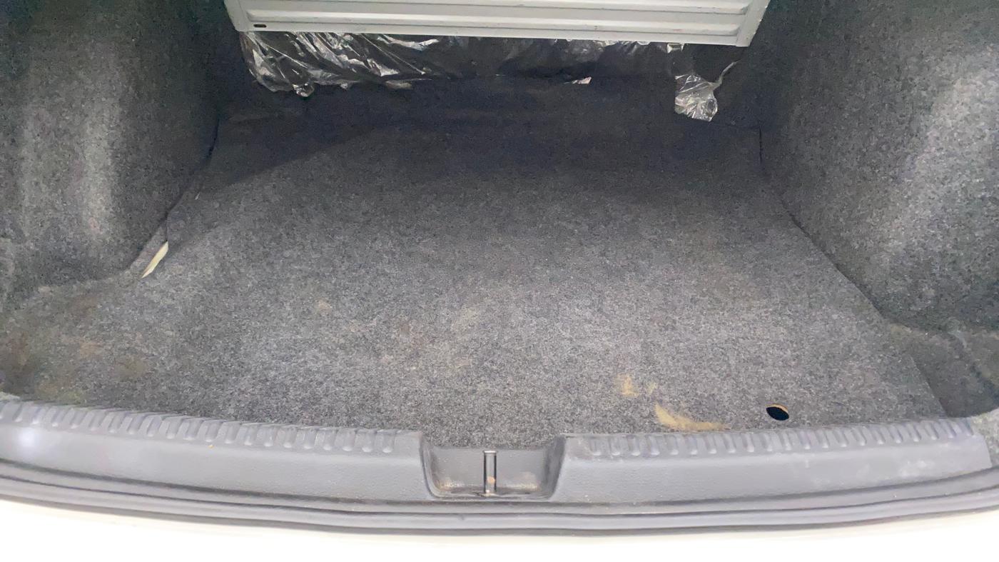 2015 Volkswagen Vento HIGHLINE 1.5 AT, Diesel, Automatic, 1,05,420 km, Boot Inside