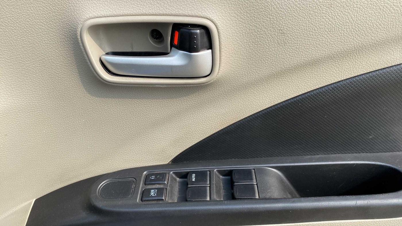 2015 Maruti Celerio VXI, Petrol, Manual, 21,885 km, Driver Side Door Panels Control