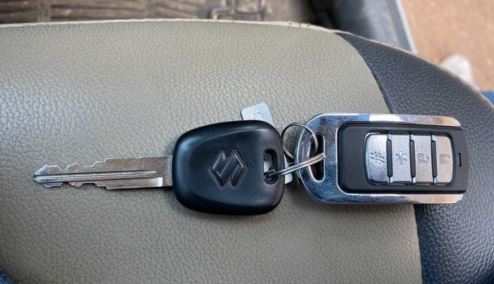 2017 Maruti Alto K10 LXI CNG (AIRBAG), CNG, Manual, 98,779 km, Key Close Up