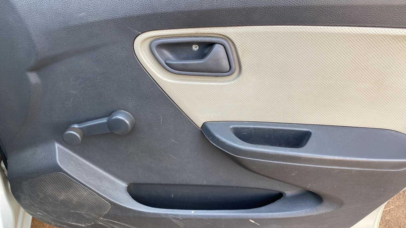 2017 Maruti Alto K10 LXI CNG (AIRBAG), CNG, Manual, 98,779 km, Driver Side Door Panels Control