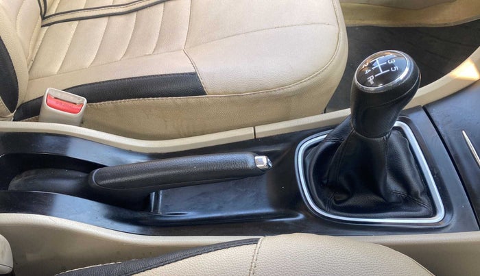 2018 Maruti Ciaz DELTA 1.5 SHVS MT PETROL, Petrol, Manual, 62,315 km, Gear Lever