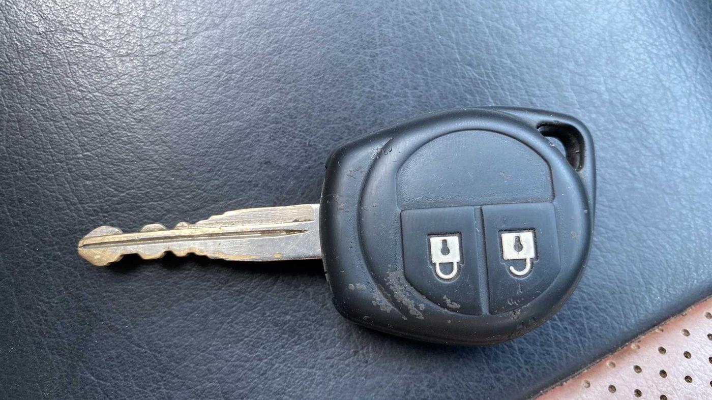 2015 Maruti Swift VXI, Petrol, Manual, 89,863 km, Key Close Up