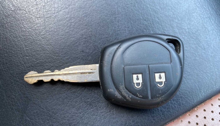 2015 Maruti Swift VXI, Petrol, Manual, 89,863 km, Key Close Up