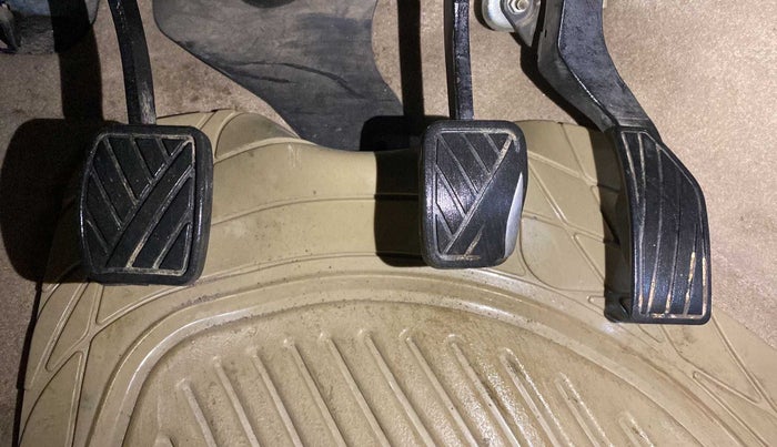 2015 Maruti Swift Dzire VDI ABS, Diesel, Manual, 64,825 km, Pedals