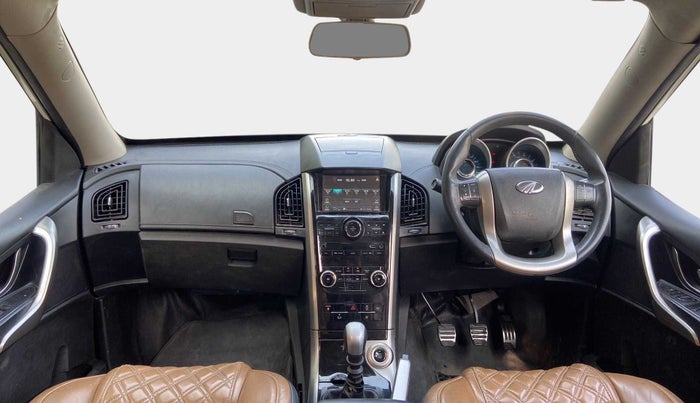 2018 Mahindra XUV500 W11, Diesel, Manual, 1,02,006 km, Dashboard