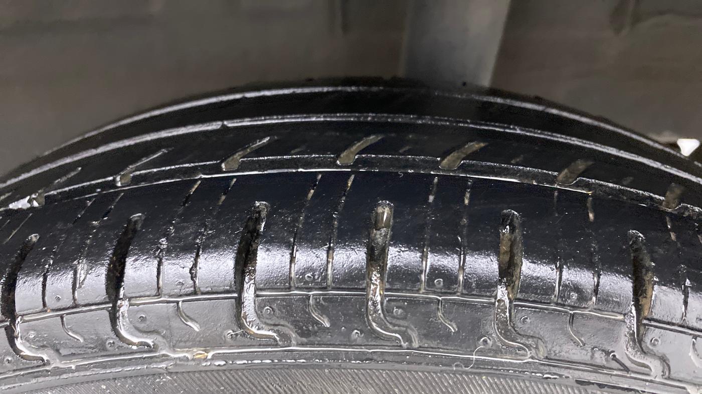 2018 Renault Kwid RXT 1.0 EASY-R  AT, Petrol, Automatic, 97,709 km, Left Rear Tyre Tread