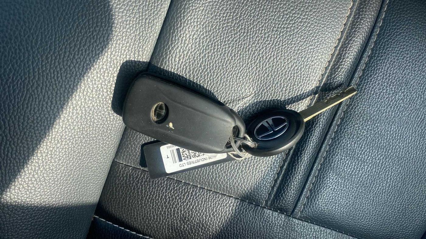 2020 Tata Tiago XZA PLUS PETROL, Petrol, Automatic, 17,123 km, Key Close Up