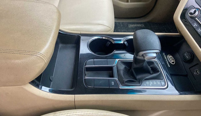 2020 KIA CARNIVAL PREMIUM 2.2 7 STR, Diesel, Automatic, 66,902 km, Gear Lever
